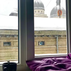 https://romantic-apartments.hotelslviv.net